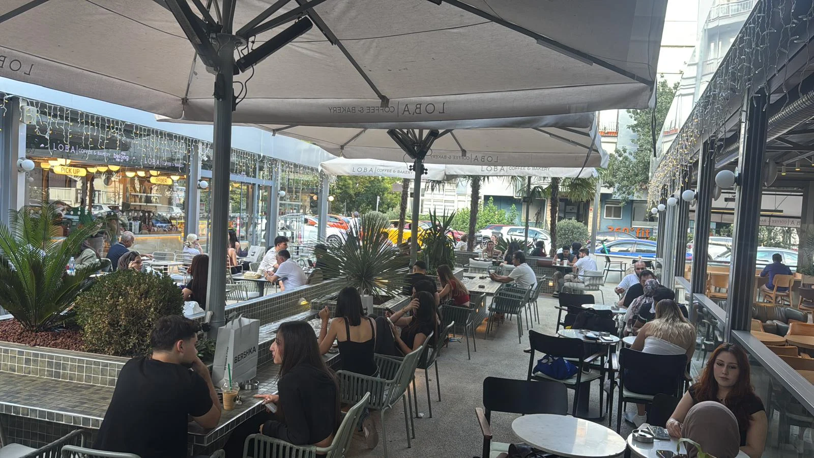 Loba Cafe · Teras Pergola ve Gölgelendirme – İstanbul